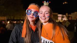 Koningsnacht 2026 | Plein Gouda is vol - Publiek zingt uit volle borst Kali mee