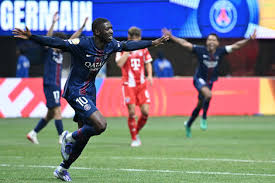 ¡Drama Total! PSG Elimina al Bayern con 2 Rojas y Lesión Impactante - Imagen ilustrativa del artículo