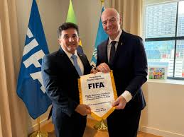 Em Miami, Governo encontra presidente da FIFA e garante Brasília na Copa feminina de 2027