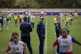 Ted Lasso - zwiastun 4. sezonu. Hit Apple TV powraca, a trener poprowadzi do boju piłkarki