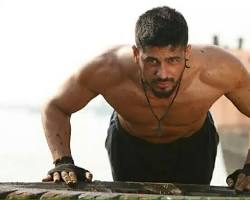 Image of Sidharth Malhotra as Monty Fernandes in Brothers (2015 film)