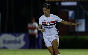 Gadu projeta reencontro com ex-clube e destaca sequência do São Paulo no Brasileirão Feminino
