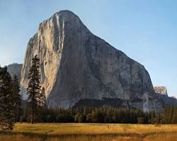 Gambar El Capitan in Yosemite National Park