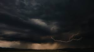Alerta de perigo prevê ciclone, chuva persistente e risco de alagamentos em SC