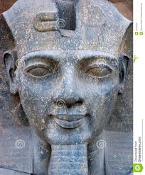 Cara antigua de la estatua de Egipto del primer del Pharaoh - cara-antigua-de-la-estatua-de-egipto-del-primer-del-pharaoh-15732021