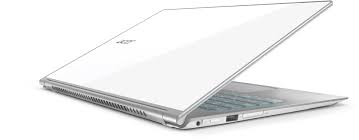 Laptop Ultrabook siêu mỏng Images?q=tbn:ANd9GcSjfKJ_kGRDZX5h_Kt3qHXtAYxofOEyF4Cau31hV0wb2K59CfVp2A