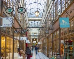 Image de passage couvert paris architecture intérieur verrière commerces mitoyens 75002