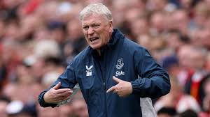 David Moyes sets unwanted record at Anfield after Liverpool see off late Everton surge on derby day