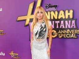 Alert: Miley Cyrus Dated Another Disney Channel Star While Filming ‘Hannah Montana’