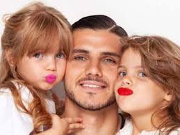 Tras el escándalo con Wanda Nara, Mauro Icardi pudo llevarse a sus hijas a su casa