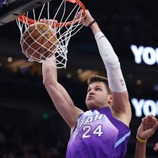 NBA expert defends Lakers' risky top offseason acquisition