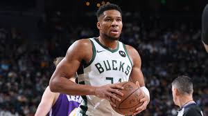 Giannis Antetokounmpo Steps in to Help Lakers Rookie Secure Game Ball