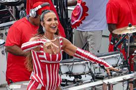 Ivete Sangalo homenageia Preta Gil em Salvador: 'Ela está aqui'