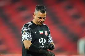 عکس| دلبری دختر روسری قرمز برای یک پرسپولیسی!