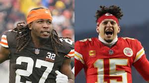 Kareem Hunt and Patrick Mahomes at Practice
