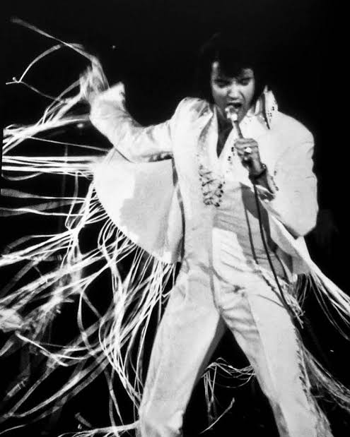 Wearing the "Wing Suit / Long Fringe Suit" on November 14th ...
