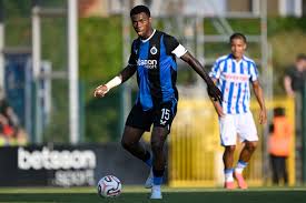 Raphael Onyedika ontbreekt in Brugse selectie door ziekte - David Hubert: “Wij willen prijzen pakken”