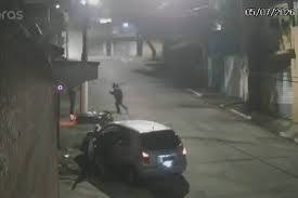 Homem presencia roubo, atropela suspeito e é baleado na zona sul de São Paulo