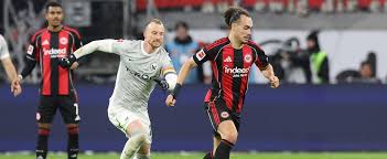 SGE in Wolfsburg gefordert: Europa-Hoffnung trifft auf Abstiegskampf