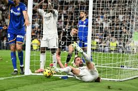 El madridista Carvajal sufre una fisura en el pie derecho
