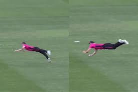 SRH All-Rounder Jack Edwards Pulls Off Stunning One-Handed Catch To Dismiss Finn Allen in BBL 2025/26 Final [WATCH]