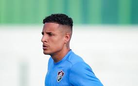 Arana cita Real Madrid ao analisar derrota do Fluminense no Carioca