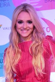 Resultado de imagem para fotos da Isabelle Drummond