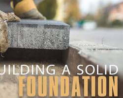 Imagem de building with a solid foundation