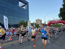 Lincoln Marathon live updates: Runners take off under 'perfect' weather conditions