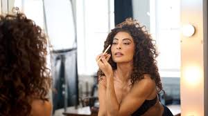 Folia pós 40: veja segredo de Juliana Paes para chegar no Carnaval com energia e definição
