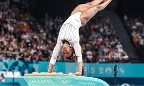 Rebeca Andrade volta a fazer salto de títulos mundiais: veja o vídeo