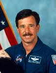 スコット・ホロウィッツ （Scott Horowitz） 1957年3月24日 ペンシルバニア州生まれ。 航空宇宙工学博士、米空軍大佐、1992年3月にNASAパイロット宇宙飛行士として選抜 ... - horowitz