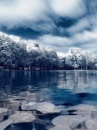 Kết quả hình ảnh cho vầng trăng ai xẻ làm đôi images