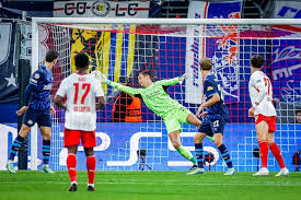 LIVE | Goal van Obispo afgekeurd, PSV brengt jonkies Bro Hansen en Santos