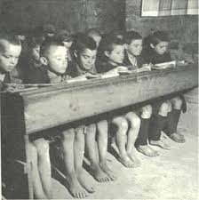 Αποτέλεσμα εικόνας για παιδι στον πινακα ασπρομαυρη