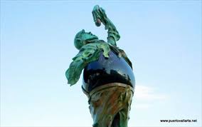 Resultado de imagen para john huston statue puerto vallarta