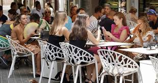 Spain to close bar and restaurant terraces during heatwaves: Threat of hefty fines