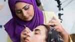خبيرة تجميل توضح «مكياج» شهر