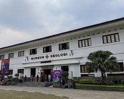 Gambar Museum Geologi Bandung