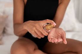 Anvisa proíbe venda de perfumes, máscaras capilares e maquiagens; veja quais