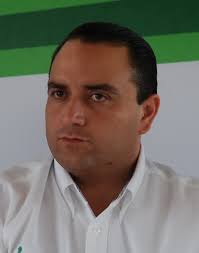 El gobernador Roberto Borge Angulo destituyó hoy a Eulalio Rodríguez Valdivia como director del Centro de Readaptación Social (Cereso) de Chetumal y designó ... - roberto-borge