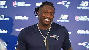 Similar motivations for A.J. Brown now and Randy Moss then