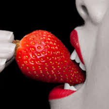 strawberry lips by ~deathangle121 on deviantART - strawberry_lips_by_deathangle121