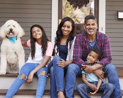 family with their petの画像