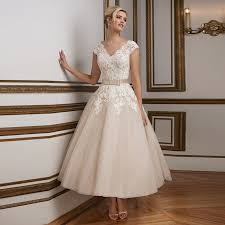 Resultado de imagem para tendencia de vestidos de noivas 2016