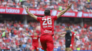 Toluca bate Chivas com mais uma exibição 'infernal' de Paulinho