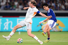 Japão vence Islândia em seu último amistoso antes da Copa do Mundo