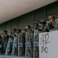¡Portland en Llamas! ¿Qué Ocultan las Protestas de ICE?