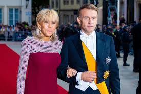 Brigitte Macron Éblouit au Luxembourg! Robe Fourreau Signée Louis Vuitton! - Imagen principal del artículo