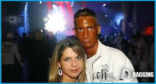 Résultat de recherche d'images pour "douchebag"